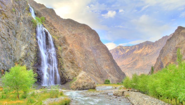 Most Beautiful Images of Jamgar Waterfall(Neelum Valley)-guestkor_com