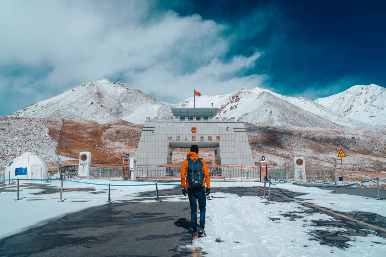 China to Pakistan via Khunjarab pass winter snow fall and khunjarab hunza-guestkor_com
