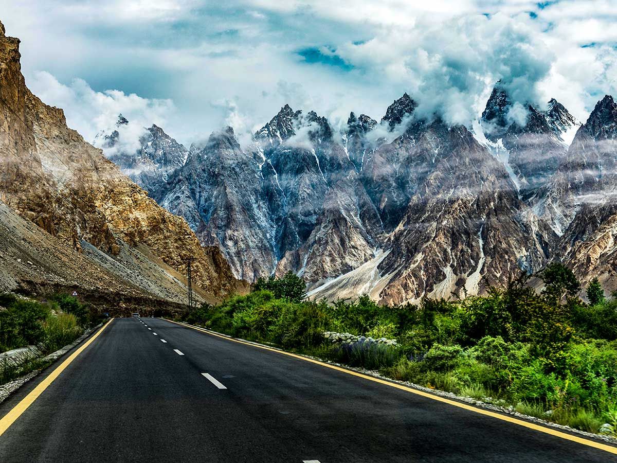 Exploring Pakistan by Road: An Unforgettable Adventure-guestkor_com