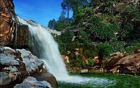 Exploring the Most Spectacular Waterfall Hikes in Pakistan-guestkor_com