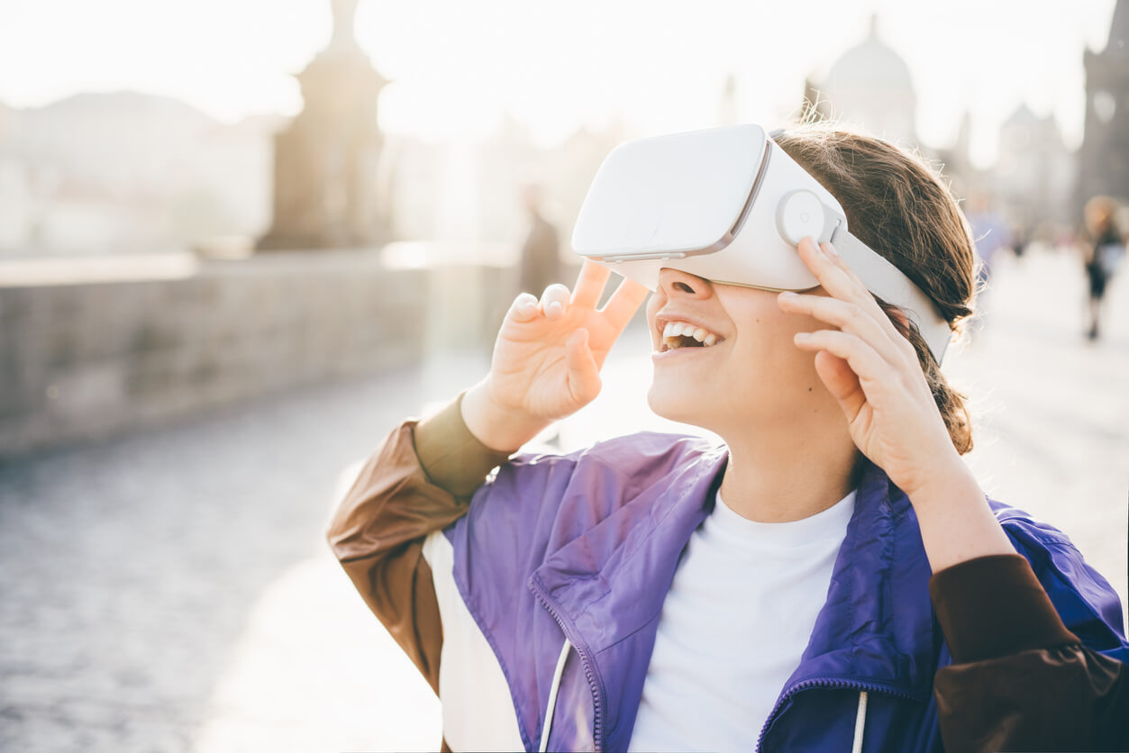 Exploring the Potential of Virtual Reality and Digital Technologies in Historical Site Tourism-guestkor_com
