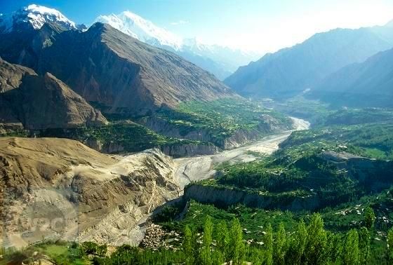 Hunza Valley A Jewel Among The Mountains  pakistan-guestkor_com