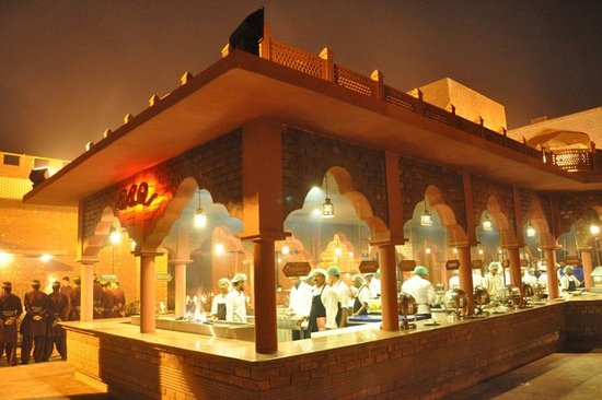 Lal Qila, The BEST Restaurant in Karachi Pakistan-guestkor_com