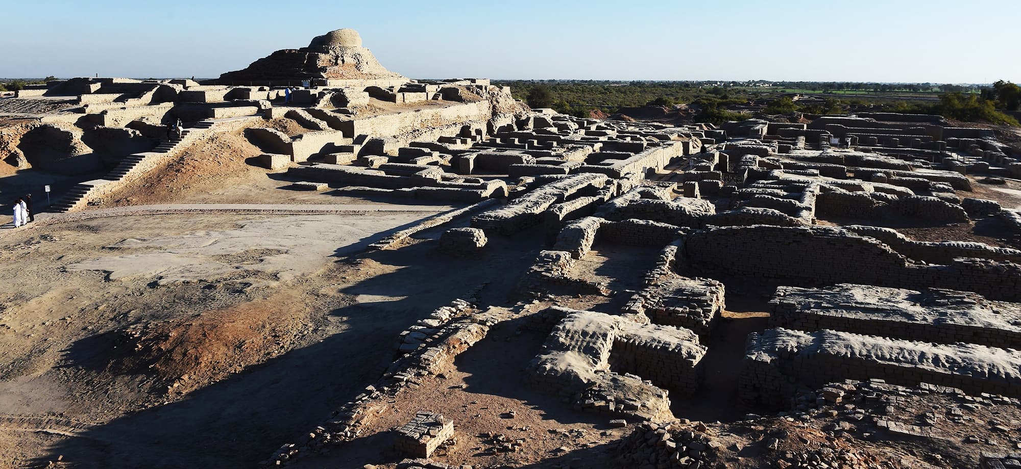 The ruins of the early city of Mohenjo-Daro in Pakistan-guestkor_com