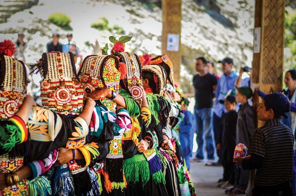 Traveling to Barir Valley Kalash Poo Festival Short Documentary Chitral KPK-guestkor_com