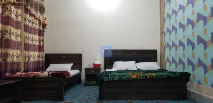 Triple Bed Room-1inEmarat Plaza Hotel & Family Apartments-guestkor_com