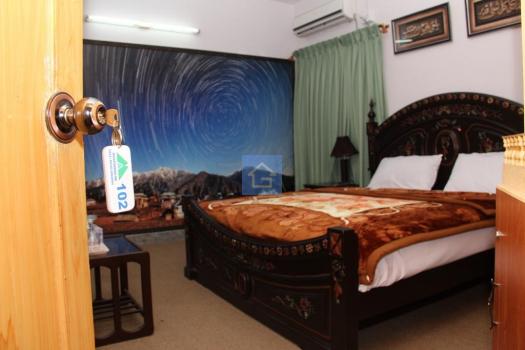 Master Bedroom-1inMuzaffarabad Inn-guestkor_com