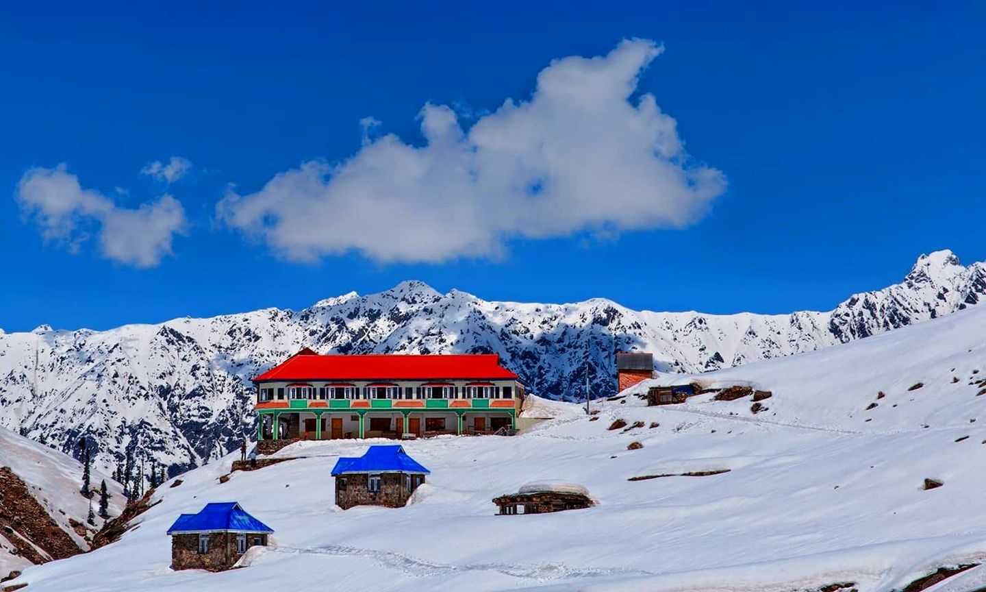 49- tour 8 days 7 nights lahore to swat & naran valley     standard group tour winter/snowfall  package